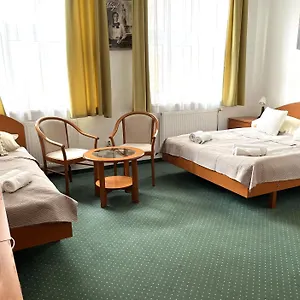 Broadway 2* Budapešť